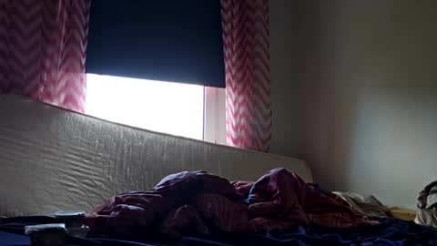 Snapshot of kryptoni18435 chatting on 10-02-25, 10:33 Tommy online show from 10-02-25, 10:33