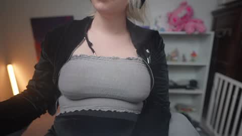 Krystal Syx online show from 01-21-25, 04:32