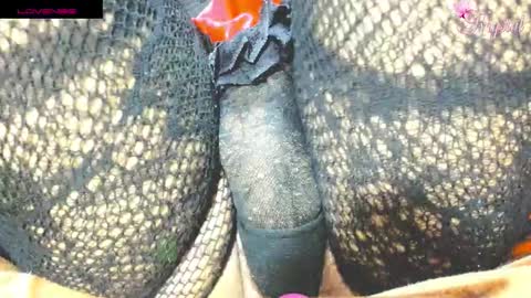 Snapshot of krystarxxx chatting on 11-06-25, 08:10 kryxtal online show from 11-06-25, 08:10