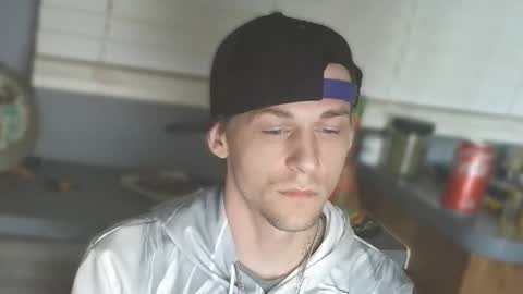 Snapshot of krytiar1992 chatting on 11-12-25, 08:37 krytiar1992 online show from 11-12-25, 08:37