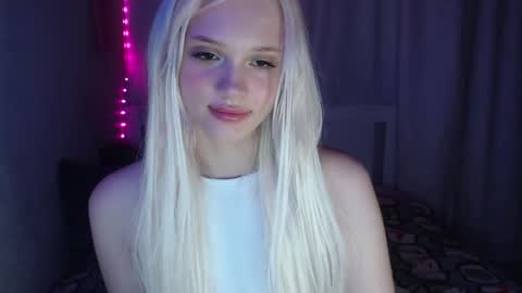 Snapshot of kttyemiow__ chatting on 02-24-25, 10:58 Emilia online show from 02-24-25, 10:58