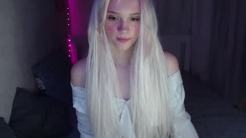 Snapshot of kttyemiow__ chatting on 03-07-25, 08:11 Emilia online show from 03-07-25, 08:11