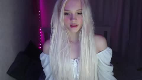 Snapshot of kttyemiow__ chatting on 03-09-25, 08:42 Emilia online show from 03-09-25, 08:42