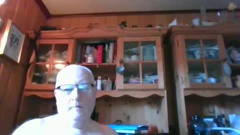 Kukken18 online show from 10-28-25, 09:13