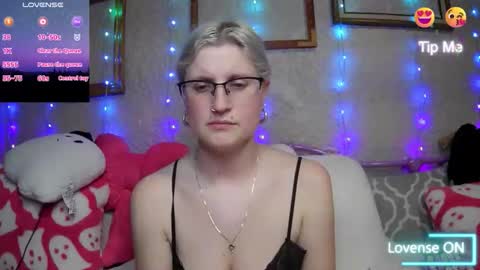 Snapshot of kunzitegoddess chatting on 02-14-26, 12:18 Samantha online show from 02-14-26, 12:18