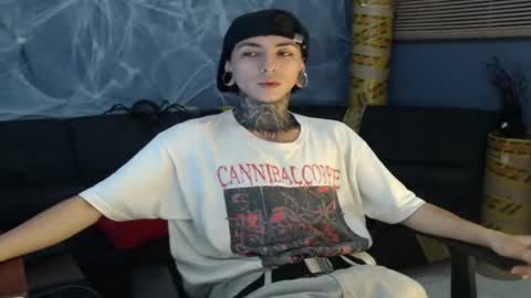 Snapshot of kuregari_xs chatting on 10-27-25, 01:42 kuregari_xs online show from 10-27-25, 01:42