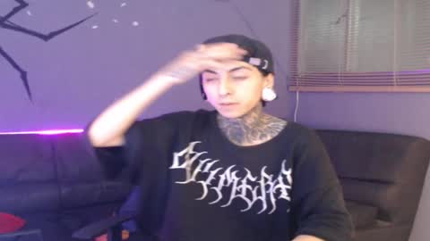 Snapshot of kuregari_xs chatting on 11-05-25, 04:34 kuregari_xs online show from 11-05-25, 04:34