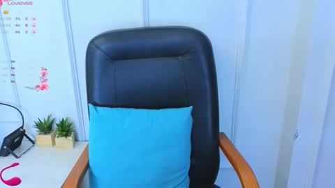 Ren online show from 10-13-25, 12:38