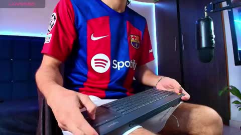 kuzzcoo online show from 09-28-25, 08:36