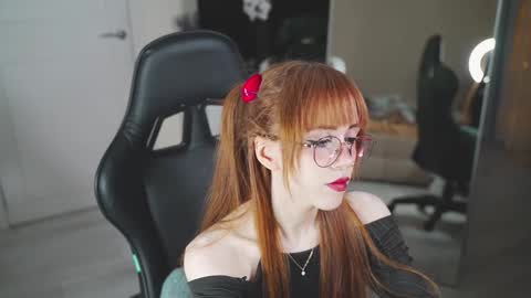 Kveilynn online show from 02-14-25, 07:44