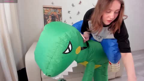 Kvetachka Thu-Sun 0900am-1500pmGTM2 online show from 03-08-25, 04:34