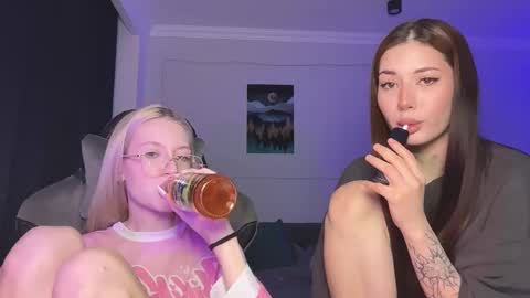 Bella and Alexandra online show from 03-25-26, 08:04