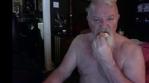 Snapshot of kyhgihntight chatting on 06-12-26, 11:31 Nick Nude Celt KYHighNTight online show from 06-12-26, 11:31