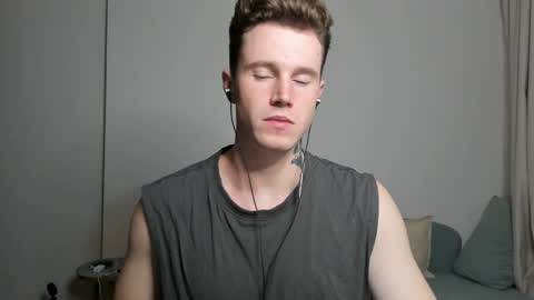 Snapshot of kyle_4u chatting on 12-21-24, 07:27 Kyle online show from 12-21-24, 07:27