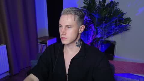 Snapshot of kyle_4u chatting on 01-01-25, 05:33 Kyle online show from 01-01-25, 05:33