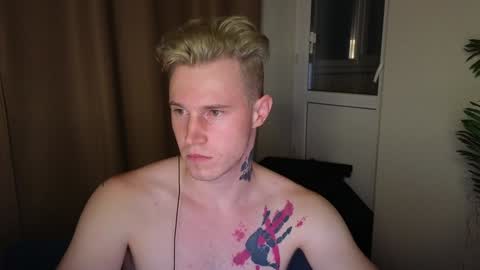 Snapshot of kyle_4u chatting on 01-14-25, 10:44 Kyle online show from 01-14-25, 10:44