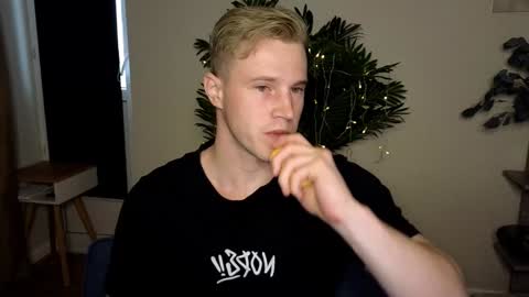 Snapshot of kyle_4u chatting on 01-20-25, 07:36 Kyle online show from 01-20-25, 07:36