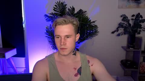 Snapshot of kyle_4u chatting on 01-20-25, 01:42 Kyle online show from 01-20-25, 01:42