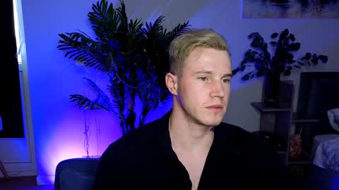 Snapshot of kyle_4u chatting on 01-22-25, 08:40 Kyle online show from 01-22-25, 08:40