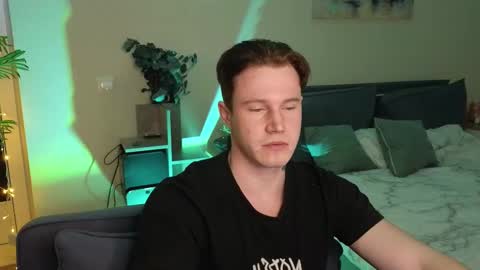 Snapshot of kyle_4u chatting on 02-28-25, 06:43 Kyle online show from 02-28-25, 06:43