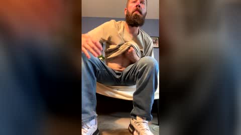 Snapshot of kyleisabadname chatting on 05-08-26, 10:37 kyleisabadname online show from 05-08-26, 10:37