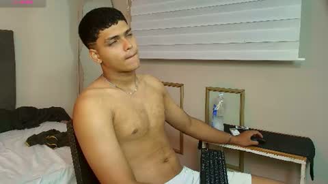 Kyliam online show from 07-10-26, 01:32