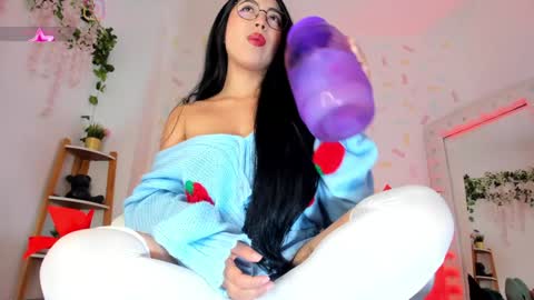 Kylie online show from 12-04-24, 07:39