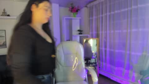 Snapshot of kylie_fire chatting on 12-02-24, 01:24 kylie online show from 12-02-24, 01:24