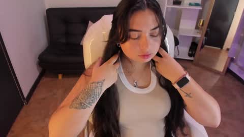 Snapshot of kylie_fire chatting on 01-15-25, 12:58 kylie online show from 01-15-25, 12:58