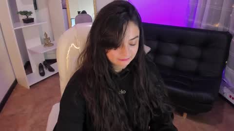 Snapshot of kylie_fire chatting on 03-01-25, 01:40 kylie online show from 03-01-25, 01:40