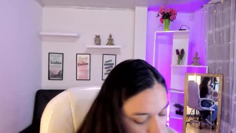 Snapshot of kylie_fire chatting on 09-22-25, 01:24 kylie online show from 09-22-25, 01:24