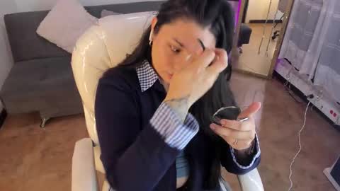 kylie online show from 02-10-26, 01:48