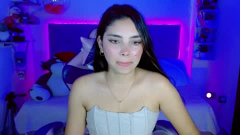 Snapshot of kylie_hottt_ chatting on 12-17-24, 12:01 k ylie online show from 12-17-24, 12:01