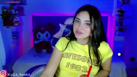 Snapshot of kylie_hottt_ chatting on 12-31-24, 03:12 k ylie online show from 12-31-24, 03:12