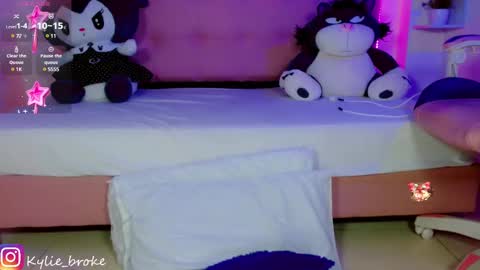 Snapshot of kylie_hottt_ chatting on 01-16-25, 01:27 k ylie online show from 01-16-25, 01:27