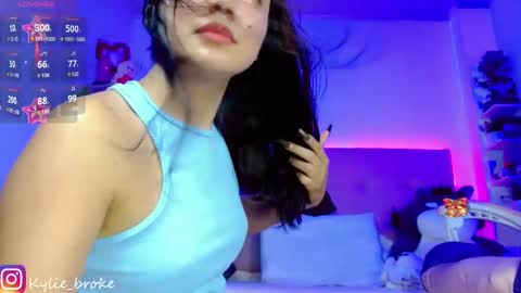 Snapshot of kylie_hottt_ chatting on 01-20-25, 12:04 k ylie online show from 01-20-25, 12:04