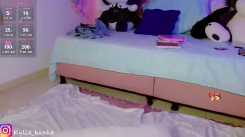 Snapshot of kylie_hottt_ chatting on 01-23-25, 02:55 k ylie online show from 01-23-25, 02:55