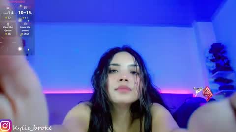 Snapshot of kylie_hottt_ chatting on 02-01-25, 01:02 k ylie online show from 02-01-25, 01:02