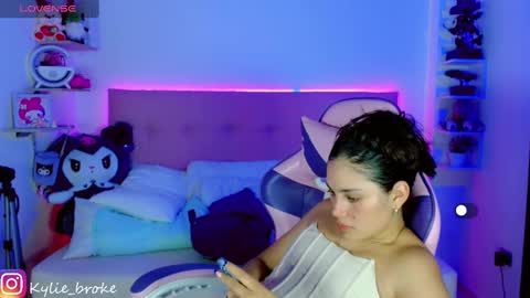 Snapshot of kylie_hottt_ chatting on 02-02-25, 09:56 k ylie online show from 02-02-25, 09:56
