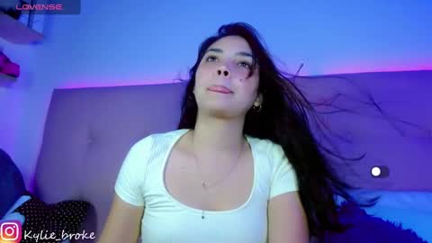 Snapshot of kylie_hottt_ chatting on 02-04-25, 12:19 k ylie online show from 02-04-25, 12:19