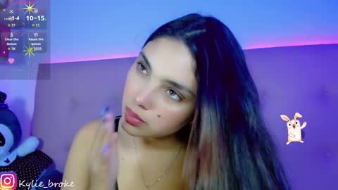 Snapshot of kylie_hottt_ chatting on 02-08-25, 02:04 k ylie online show from 02-08-25, 02:04