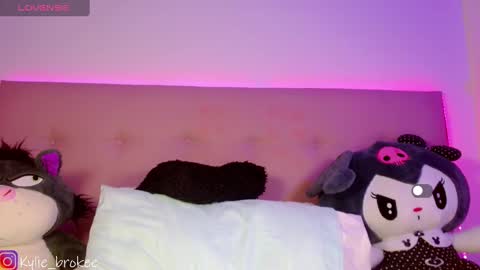 Snapshot of kylie_hottt_ chatting on 02-26-25, 09:27 k ylie online show from 02-26-25, 09:27