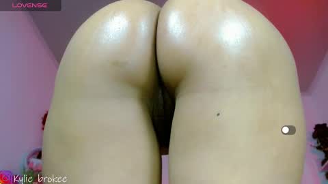 Snapshot of kylie_hottt_ chatting on 03-02-25, 12:20 k ylie online show from 03-02-25, 12:20
