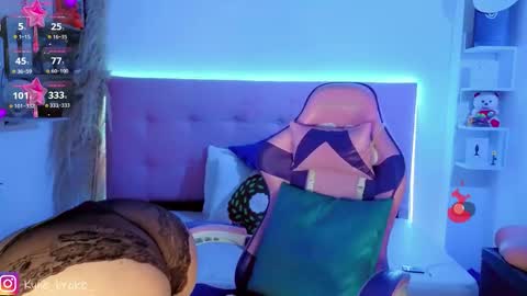 k ylie online show from 03-25-26, 09:43