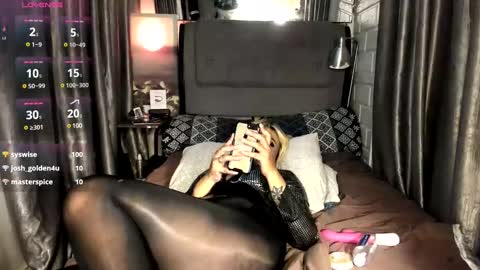 Snapshot of kylie_iyutera chatting on 01-16-25, 08:33 kylie online show from 01-16-25, 08:33