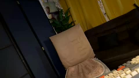 Snapshot of kylie_iyutera chatting on 04-23-26, 12:29 kylie online show from 04-23-26, 12:29