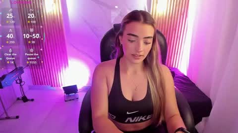 Snapshot of kylie_jones6 chatting on 04-15-26, 03:02 KYLIE online show from 04-15-26, 03:02