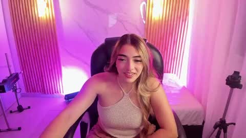 Snapshot of kylie_jones6 chatting on 04-21-26, 03:02 KYLIE online show from 04-21-26, 03:02