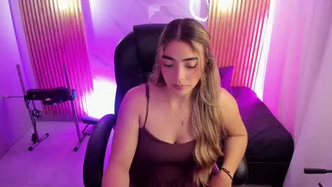 Snapshot of kylie_jones6 chatting on 05-05-26, 03:25 KYLIE online show from 05-05-26, 03:25
