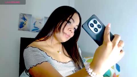 Snapshot of kylie_loveee chatting on 10-22-25, 01:39 Paola online show from 10-22-25, 01:39